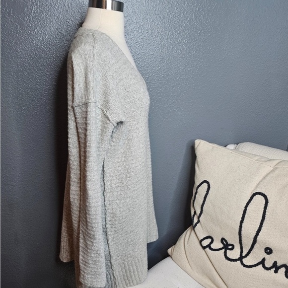 Free People gray sweater size XS. - Picture 2 of 5